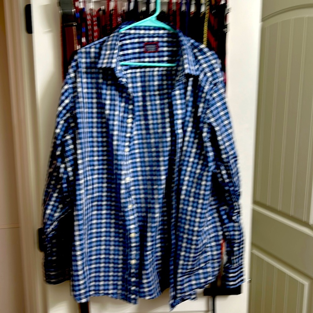 UNTUCKit shirt